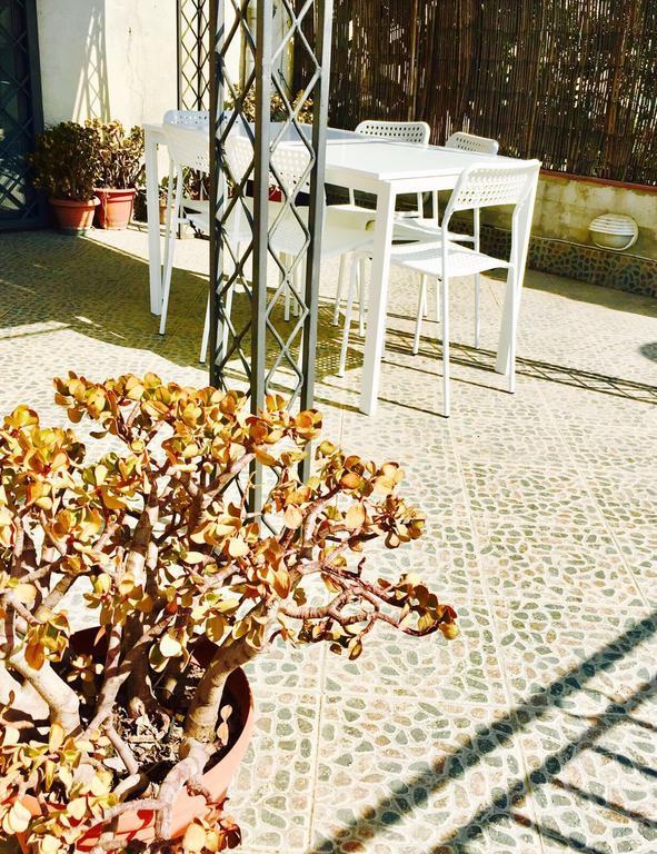 Ferienwohnung Loft In Palazzo Trina 1600D.C. Neapel Exterior foto