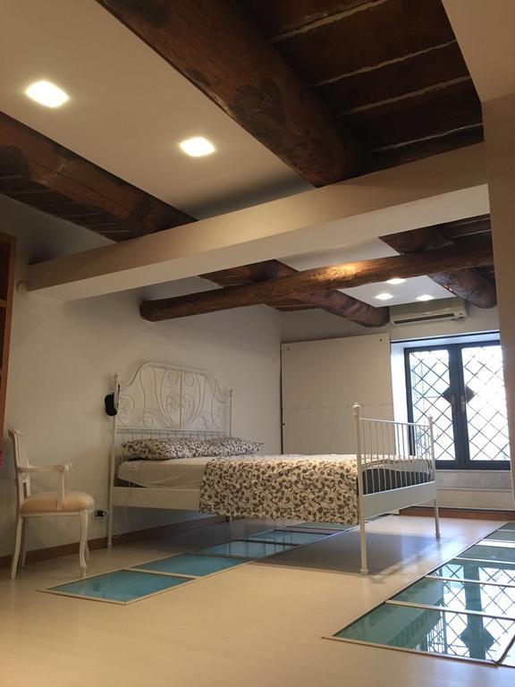 Ferienwohnung Loft In Palazzo Trina 1600D.C. Neapel Exterior foto
